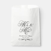 Elegant Mr. und Mrs. Black Script Custom Monogram Geschenktütchen (Vorderseite)