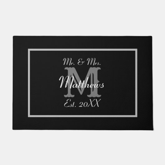 Elegant Mr. und Mrs. Monogram Black Doormat Fußmatte (Vorderseite)