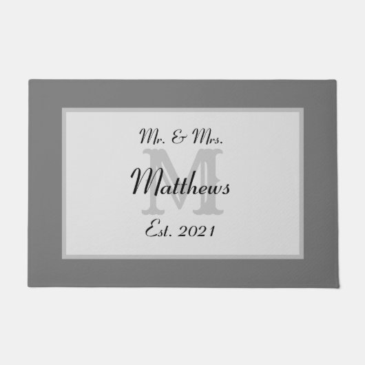 Elegant Mr. und Mrs. Monogram Fußmatte (Vorderseite)