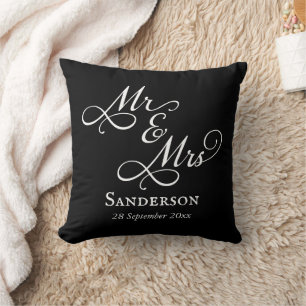 Elegant Mr. und Mrs. Wedding Black Kissen