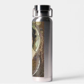 Elegant Mucha Style Porträt einer schönen Frau Trinkflasche (Rückseite)
