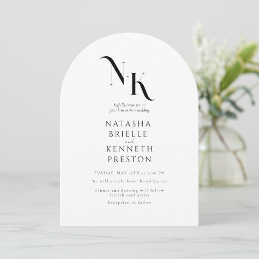 Elegant NAMES White Wedding Modern Calligraphy Einladung (Stehend Vorderseite)