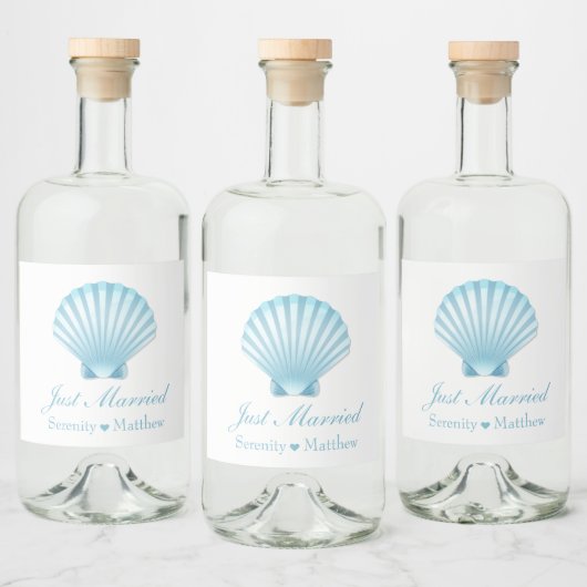 Elegant Nautical Blue Muschel Just Married Wedding Alkoholflaschenetikett (Flaschen)