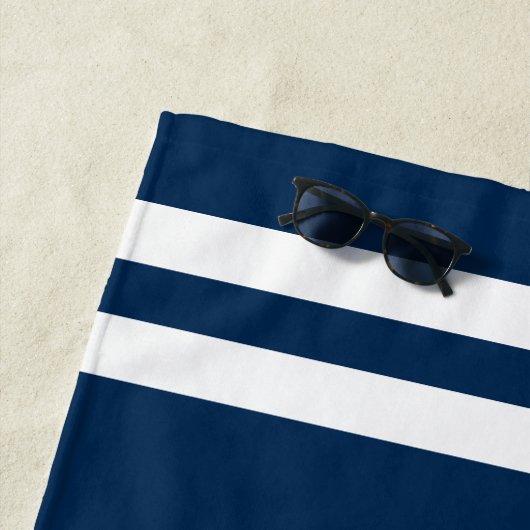 Elegant Nautical Navy Blue Custom Boat Name Strandtuch (Beispiel)