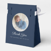 Elegant Navy Blue Cross Foto Boy Taufe Geschenkschachtel (Rückseite)