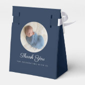 Elegant Navy Blue Cross Foto Boy Taufe Geschenkschachtel (Rückseite)