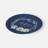 Elegant Navy Blue Floral Monogram Winter Wedding Pappteller (Schrägansicht)