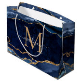 Elegant Navy Blue Gold Agate Geode Girly Monogram Große Geschenktüte (Rückseite Schrägansicht)