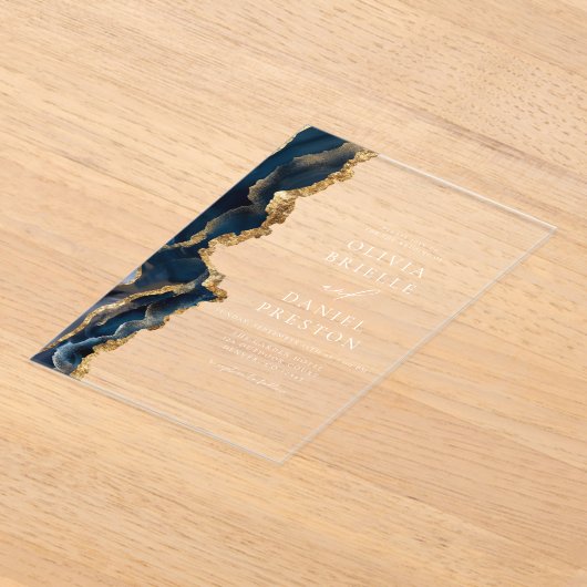 Elegant Navy Blue Gold Agate Wedding Monogram Acryleinladungen (Ablage )