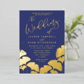 Elegant Navy Blue Gold Calligraphy Wedding Folieneinladung (Stehend vorne)