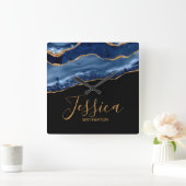 Elegant Navy Blue Gold Marble Agate Name Quadratische Wanduhr (Zuhause)