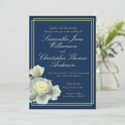 Elegant Navy Blue Gold Script White Rose Hochzeit Einladung (Stehend Vorderseite)