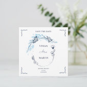 Elegant Navy Blue Monogram Floral Save the Date Einladung (Stehend Vorderseite)