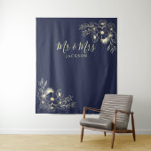 Elegant Navy Blue Mr. & Mrs. Wedding Backdrop Wandteppich (Beispiel)