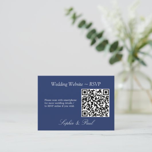 Elegant Navy Blue QR Code Website RSVP Card Begleitkarte (Stehend Vorderseite)