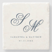 Elegant Navy Blue Script Monogram Gastgeschenk Hoc Steinuntersetzer (Vorderseite)