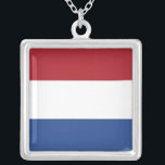 Elegant Necklace mit Flagge der Niederlande Versilberte Kette<br><div class="desc">Fügen Sie Ihrer Accessoires-Kollektion eine Touch holländischer Eleganz mit unserer atemberaubenden Halskette unter der Flagge der Niederlande hinzu! Diese Halskette ist mit viel Liebe zum Detail gestaltet und ist nicht nur ein schönes Schmuckstück, sondern auch eine Feier des niederländischen Stolzes und der kulturellen Identität. Das auffallende Design zeigt die berühmte...</div>