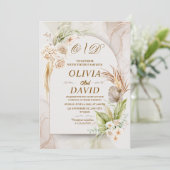 Elegant Neutral Boho Pampas Grass & Floral Wedding Einladung (Stehend Vorderseite)
