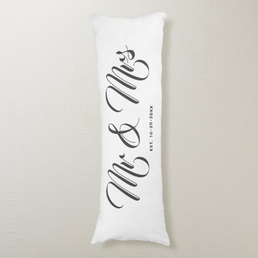 Elegant Newlyweds Mr. und Mrs. White Gray Script Seitenschläferkissen (Vorderseite Vertikal)
