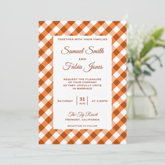 Elegant Orange Gingham Pattern Einladung zur Hochz (Stehend Vorderseite)