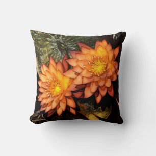 Elegant Orange Water Lilies Kissen