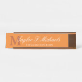 Elegant Orange White Monogram & Name Schreibtischnamensplakette (Vorderseite )