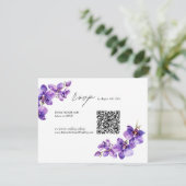 Elegant Orchid Skript Hochzeit QR-Code RSVP Karte (Stehend Vorderseite)
