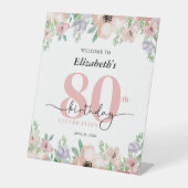 Elegant Pastel Floral 80th Birthday Party Welcome Sockelschild (Vorderseite)