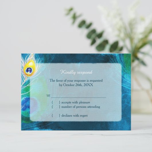 Elegant Peacock Feathers Blue Wedding RSVP (Stehend Vorderseite)