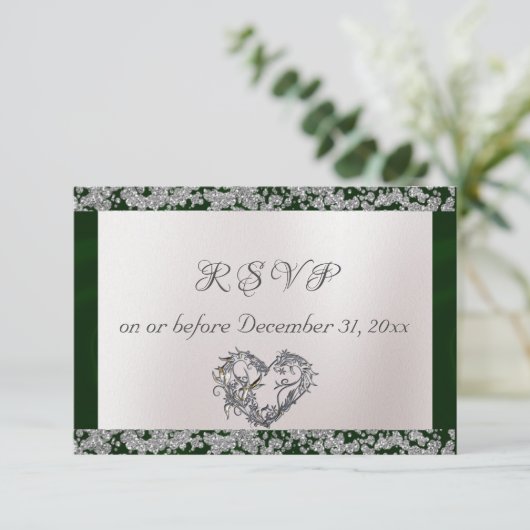 Elegant Pearl, Emerald Ribbon & Sparkle RSVP Karte (Stehend Vorderseite)
