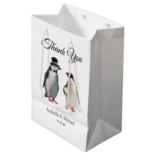 Elegant Penguin Couple Danke für Hochzeit Mittlere Geschenktüte (Vorderseite Schrägansicht)