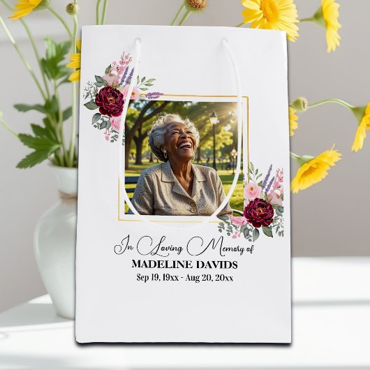 Elegant Peonies Photo Funeral Keepsake Mittlere Geschenktüte