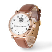 Elegant Personalized White & Black Monogram custom Armbanduhr (Winkel)