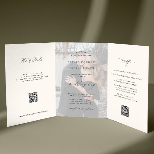 Elegant photo modern wedding RSVP details QR code Dreifach Gefaltete Einladung