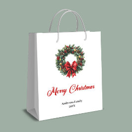 Elegant pine wreath gift bag red green gold tones mittlere geschenktüte