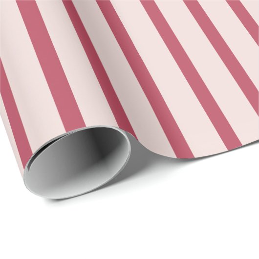 Elegant Pink and Maroon Diagonal Stripes Modern Geschenkpapier (Rolleneckpunkt)