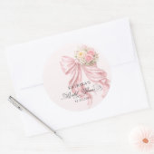 Elegant Pink Bow Romantic Bridal Shower Runder Aufkleber (Umschlag)