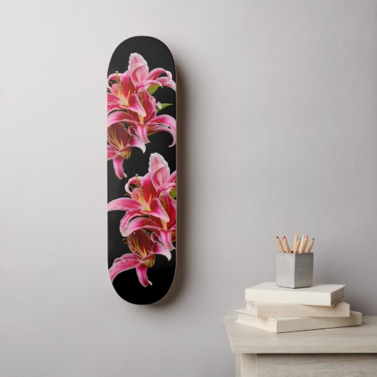 Elegant Pink Stargazer Oriental Lilies Skateboard (Wandkunst)
