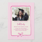 Elegant Pink Stripes Bow Frame Graduation Party Einladung (Rückseite)