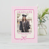 Elegant Pink Stripes Bow Frame Graduation Party Einladung (Stehend Vorderseite)