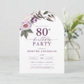 Elegant Plum Lila Blumenschrift 80. Geburtstag Einladung (Stehend Vorderseite)