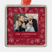 Elegant Poinsettias and Pinecones Foto Ornament Aus Metall (Vorne)