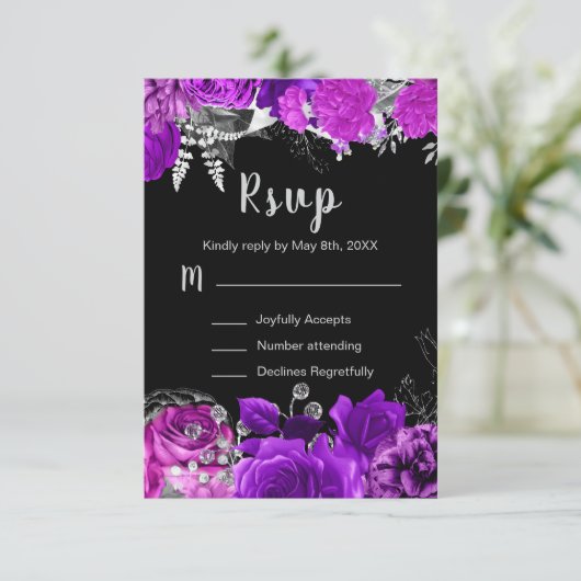 Elegant Purple and Silver Flowers Sweet Sixteen RSVP Karte (Stehend Vorderseite)