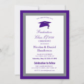 Elegant purple caps graduation ceremony invitation einladung (Vorderseite)