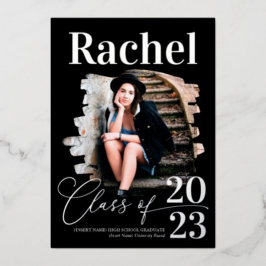 Elegant Real Silver Typografy Class of Abschluss Folieneinladung (Vorderseite)