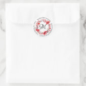 Elegant Red Floral Script Monogram Address Runder Aufkleber (Tasche)