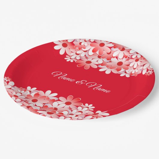 Elegant Red White Floral Name Party Pappteller (Schrägansicht)