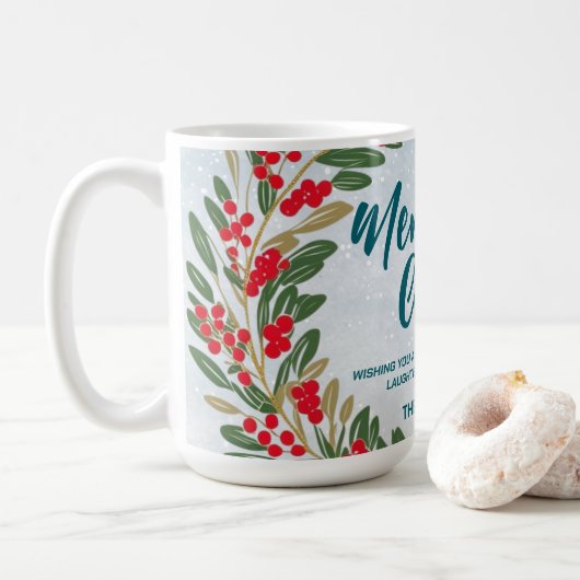 Elegant Red Wreath Holly Berries Gold Merry Xmas Kaffeetasse (Mit Donut)