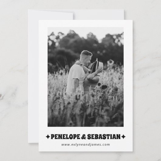 Elegant Retro Black & White Groovy Trendy Wedding Einladung (Rückseite)