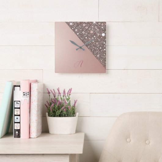 Elegant Rose Gold Monogram Quadratische Wanduhr (Lesesaal)